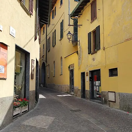 Casa *